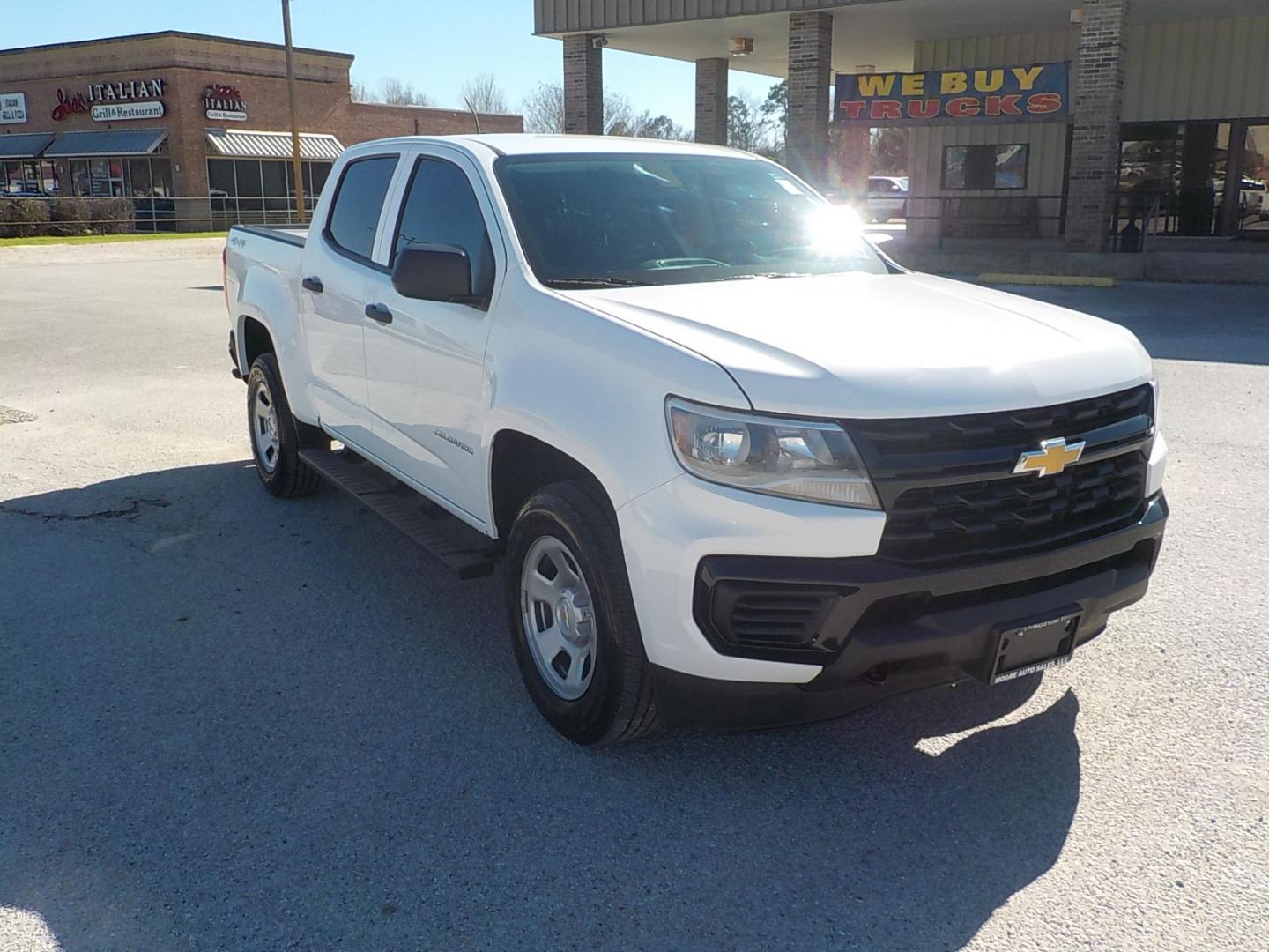 2022 White /Black Chevrolet Colorado (1GCGTBEN2N1) , Automatic transmission, located at 1617 W Church Street, Livingston, TX, 77351, (936) 327-3600, 30.710995, -94.951157 - Good miles! Great 4X4!! ONE OWNER!! - Photo#1